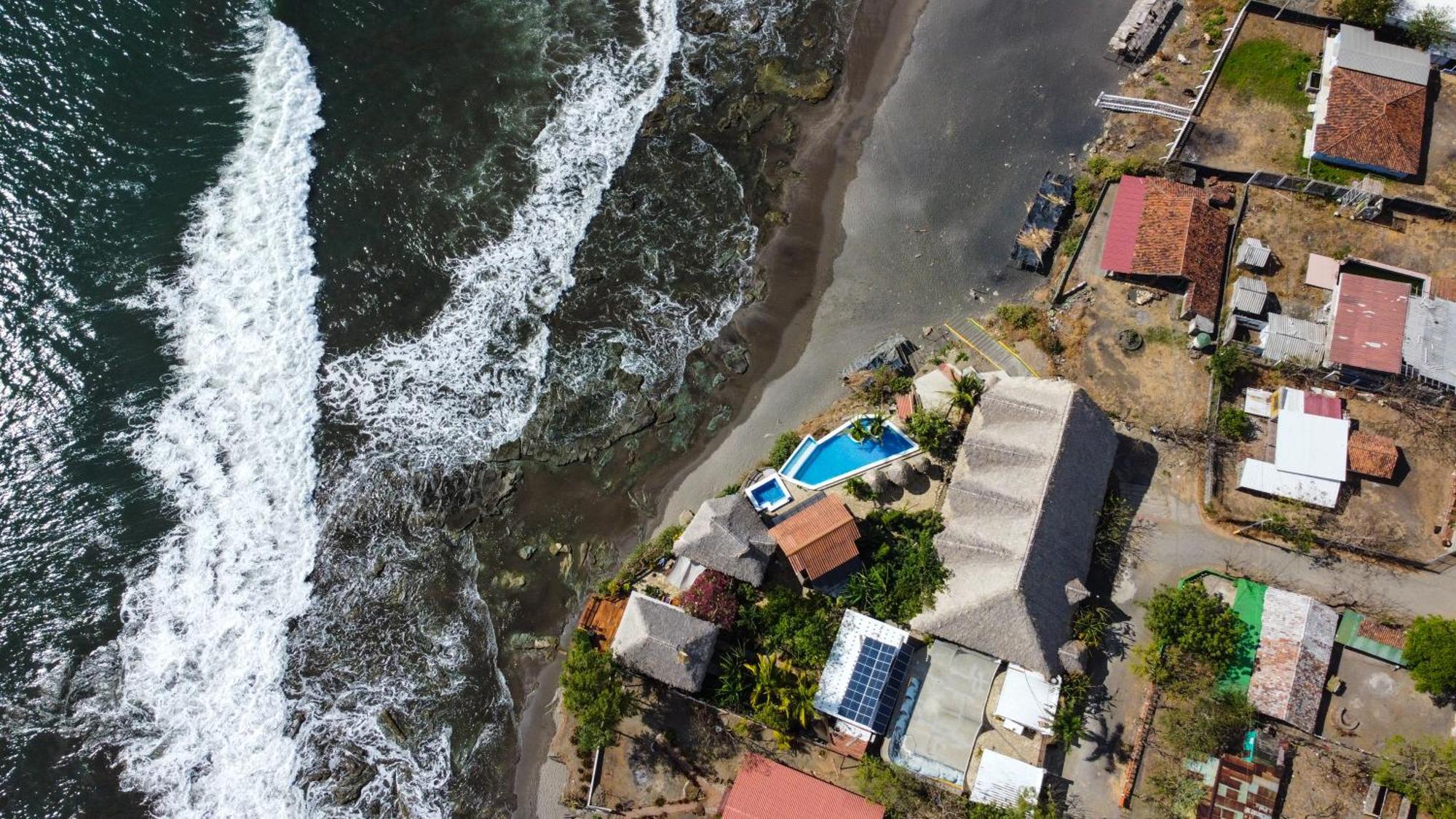 Miramar Surfcamp Villa Puerto Sandino Exteriör bild