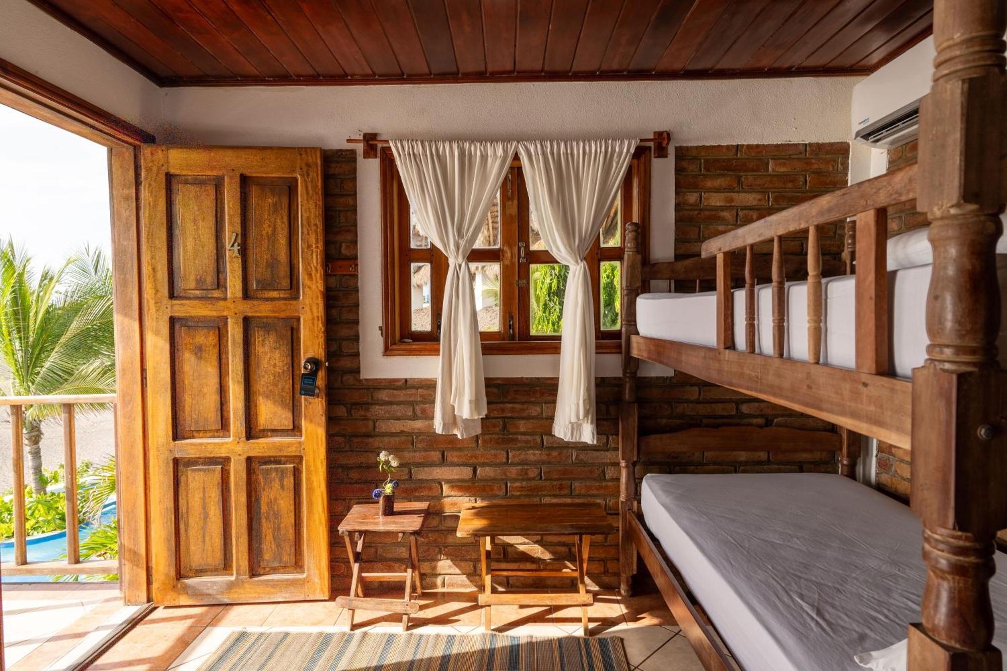 Miramar Surfcamp Villa Puerto Sandino Exteriör bild